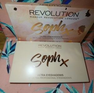 ⭐Makeup Revolution Sophx palette